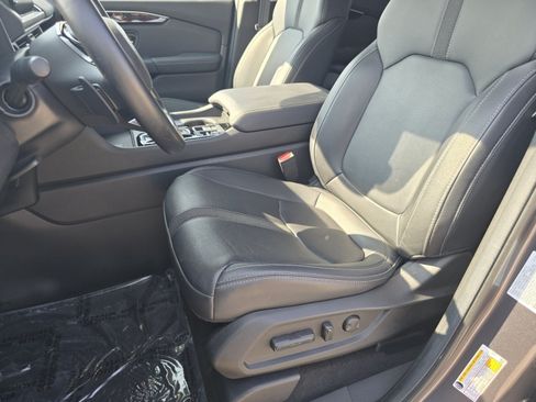 Certified 2024 Honda Pilot Touring image 25