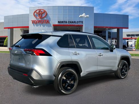 Used 2025 Toyota RAV4 XLE w/ Convenience Package AWD/4WD image 6