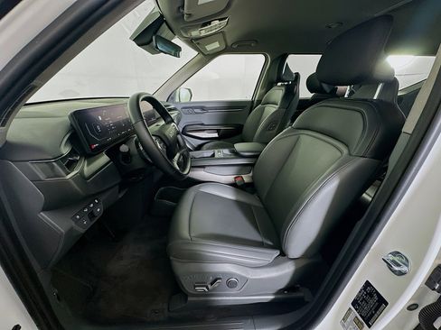 Used 2024 Kia EV9 Light Long Range image 13