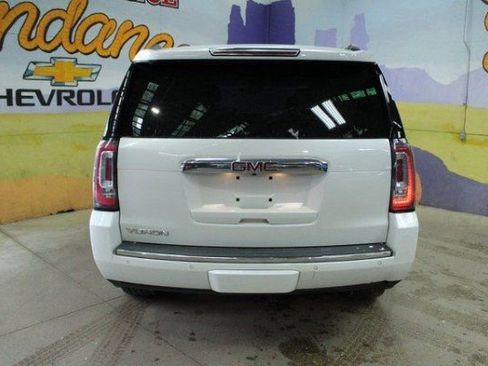 Used 2018 GMC Yukon Denali image 4