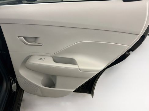 Used 2025 Hyundai Kona SEL AWD/4WD image 30