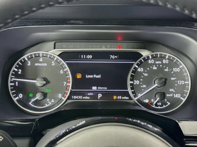 Used 2025 Nissan Pathfinder SL AWD/4WD image 12