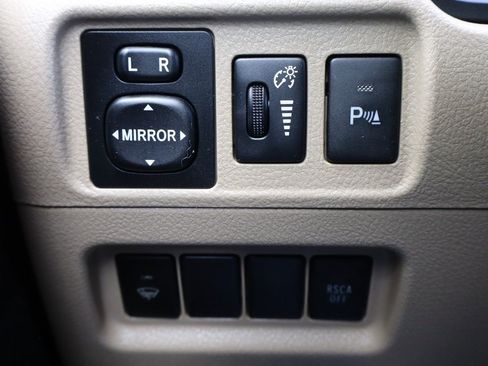 Used 2011 Toyota 4Runner SR5 image 28