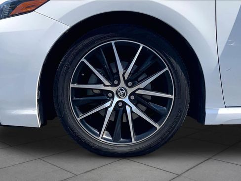 Used 2021 Toyota Camry SE image 10