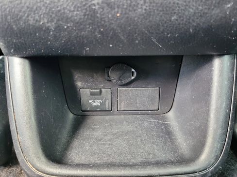 Used 2016 Toyota Highlander XLE FWD image 11