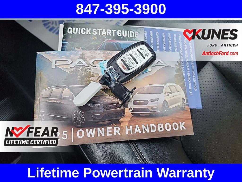 Used 2025 Chrysler Pacifica Select FWD image 33