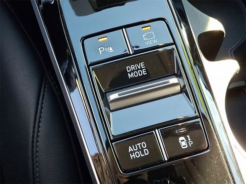 Used 2022 Hyundai Sonata Limited w/ Preferred Accessory Package image 26