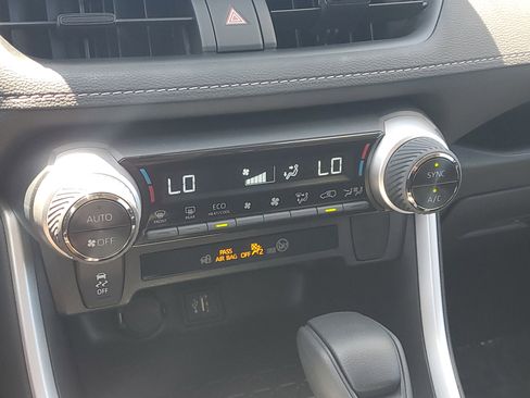 Certified 2024 Toyota RAV4 LE AWD/4WD image 28