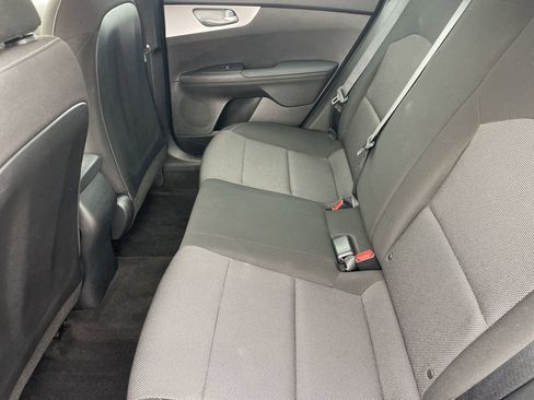 Certified 2022 Kia Forte LXS w/ LXS Technology Package FWD image 16
