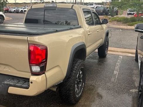 Used 2019 Toyota Tacoma TRD Off-Road w/ Technology Package AWD/4WD image 3