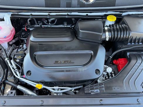 Used 2026 Chrysler Pacifica Select FWD image 39