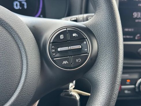 Certified 2025 Kia Soul LX w/ LX Technology Package FWD image 18