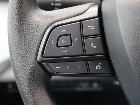 Used 2025 Toyota Sienna LE image 18