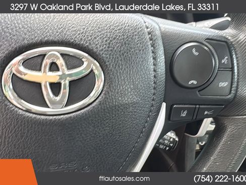 Used 2018 Toyota Corolla LE FWD image 39