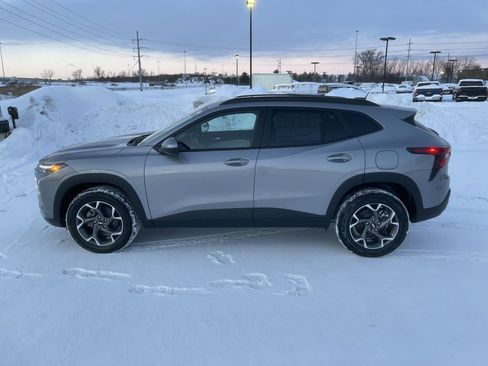 New 2026 Chevrolet Trax LT w/ Driver Confidence Package image 4