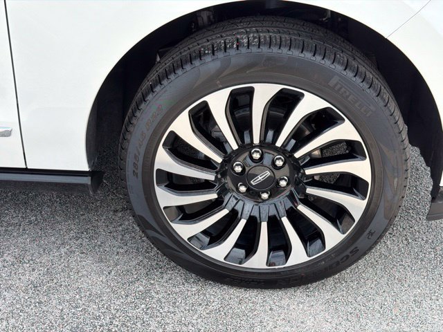 Used 2024 Lincoln Navigator Black Label AWD/4WD image 8