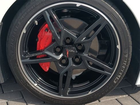 Used 2024 Chevrolet Corvette Stingray Preferred Conv image 12