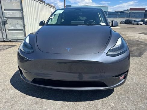 Used 2023 Tesla Model Y 2WD image 2