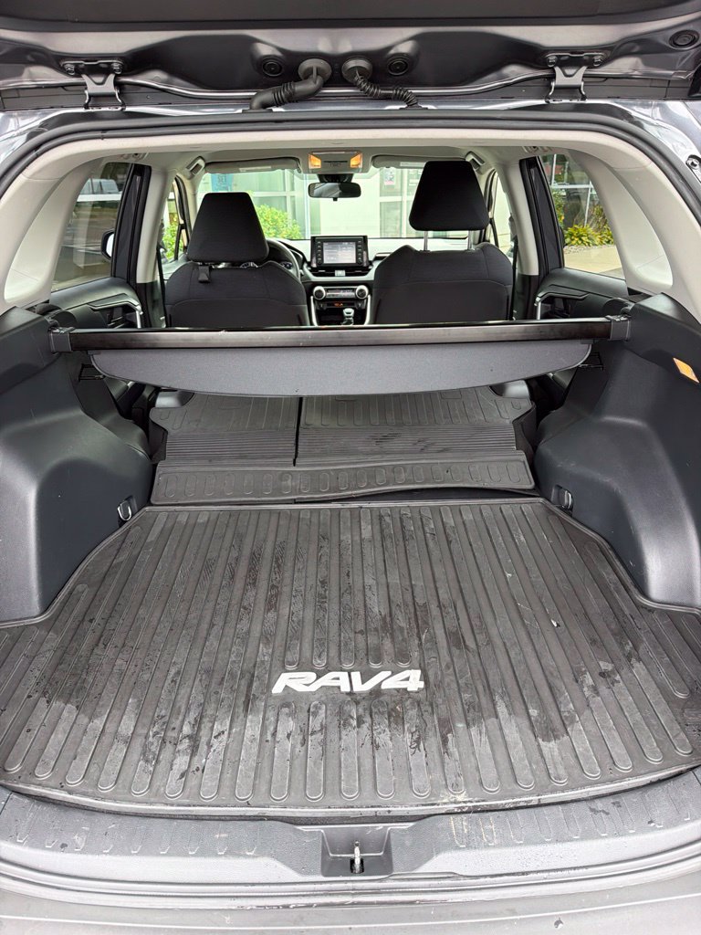 Used 2019 Toyota RAV4 LE w/ All Weather Liner Package AWD/4WD image 5