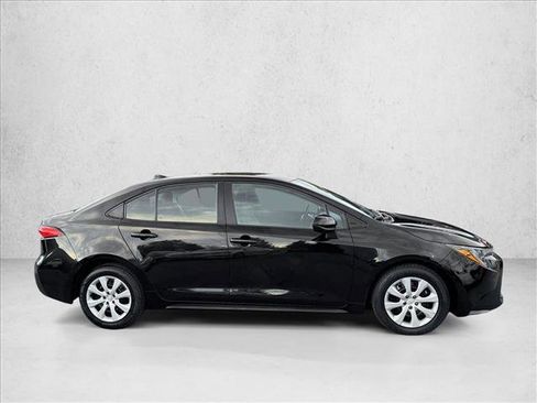 Used 2024 Toyota Corolla LE image 4