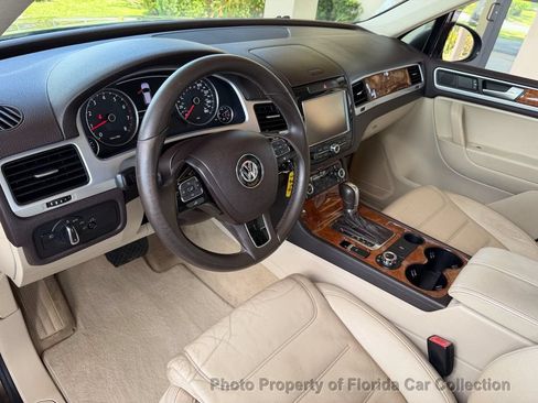 Used 2012 Volkswagen Touareg VR6 AWD/4WD image 41