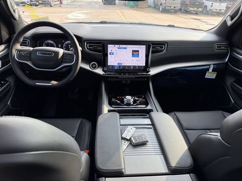 New 2025 Jeep Wagoneer L Series II AWD/4WD image 20