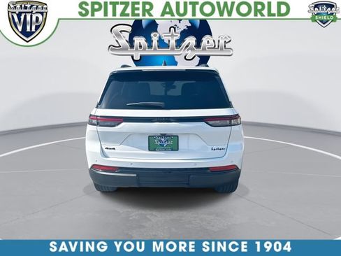 Used 2024 Jeep Grand Cherokee Altitude AWD/4WD image 8