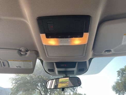 Used 2025 Nissan Rogue SV FWD image 16