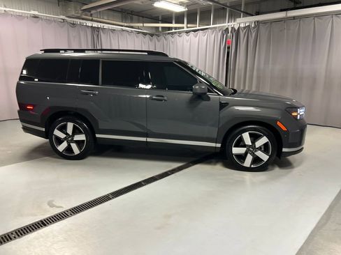 Used 2024 Hyundai Santa Fe Limited image 8