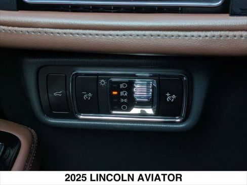 Used 2025 Lincoln Aviator Reserve w/ Equipment Group 201A AWD/4WD image 20