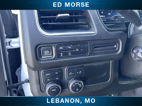 Used 2023 Chevrolet Suburban Premier image 18