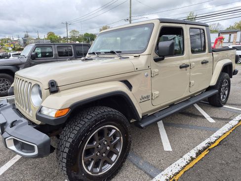 Used 2020 Jeep Gladiator Overland w/ Safety Group AWD/4WD image 7