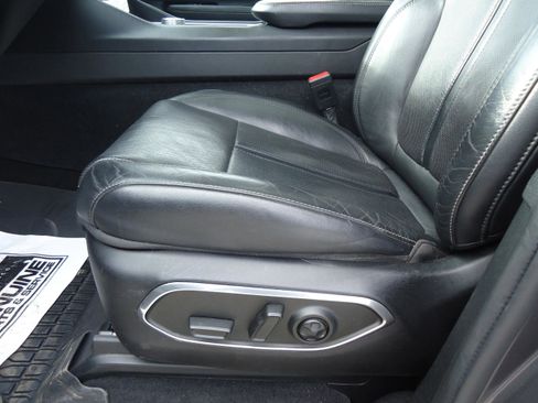 Used 2022 Jeep Wagoneer Series III w/ Premium Group I image 27