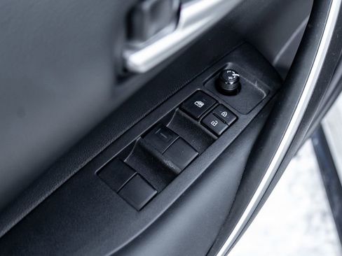 Used 2023 Toyota Corolla SE image 17