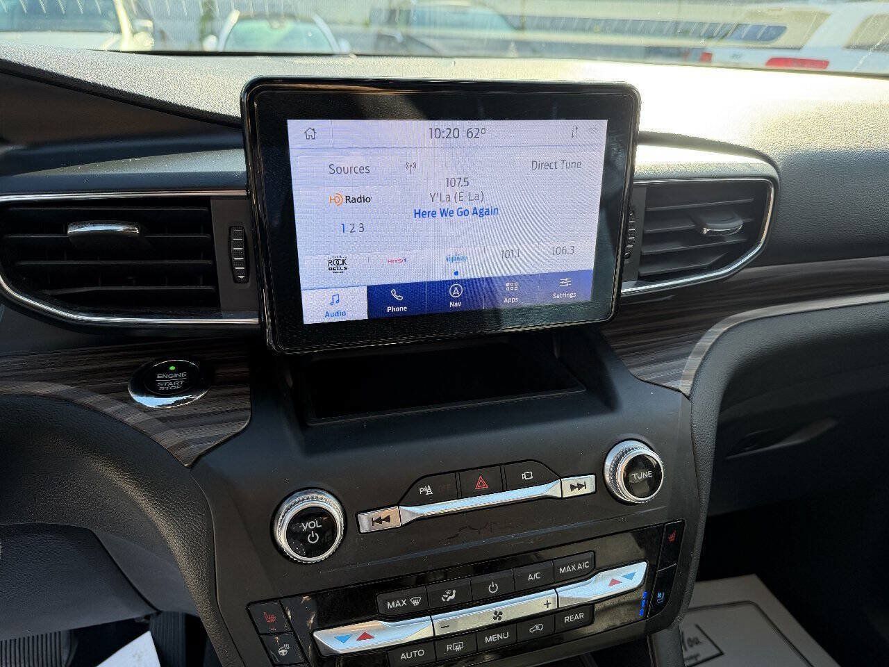 Used 2020 Ford Explorer Limited AWD/4WD image 25