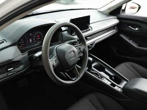 Used 2023 Honda Accord EX image 18