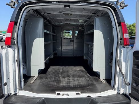 Used 2022 Chevrolet Express 2500 w/ Driver Convenience Package RWD image 16