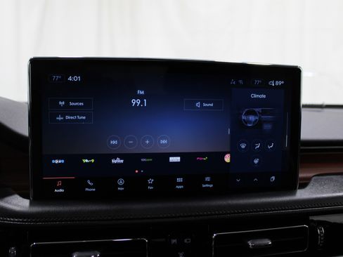 Used 2023 Lincoln Nautilus Reserve image 13