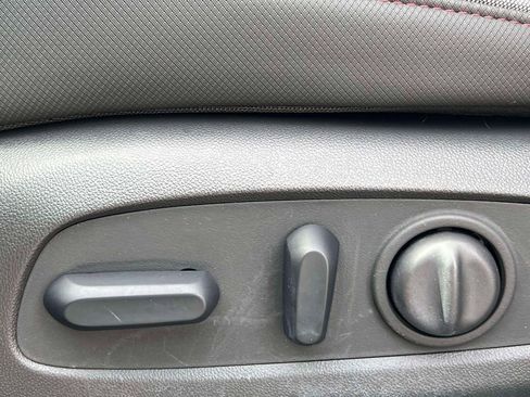 Used 2023 Chevrolet TrailBlazer RS w/ Sun and Liftgate Package image 18