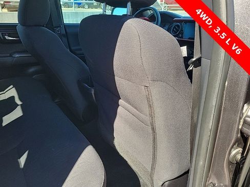 Used 2020 Toyota Tacoma TRD Sport image 35