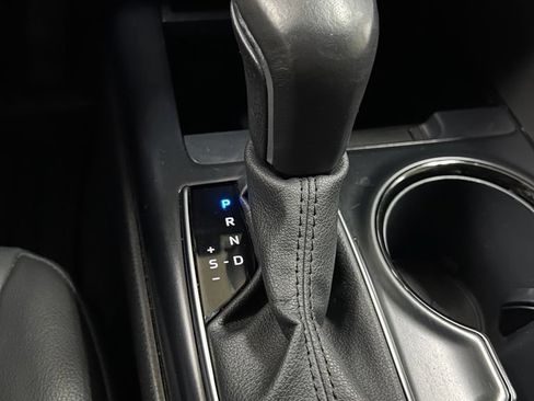 Certified 2020 Toyota Camry SE FWD image 23