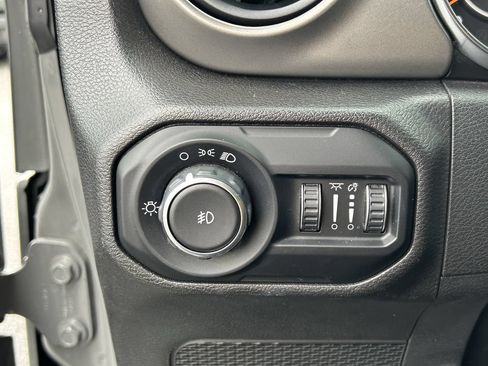 Used 2022 Jeep Wrangler Sport AWD/4WD image 22