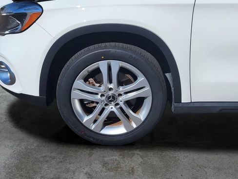 Used 2019 Mercedes-Benz GLA 250 4MATIC w/ Premium Package image 28