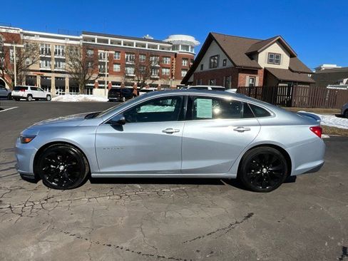 Used 2017 Chevrolet Malibu Premier w/ Premier Sun and Wheel Package image 4