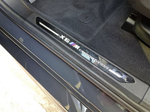 Used 2025 BMW X6 M Competition w/ Executive Package image 19