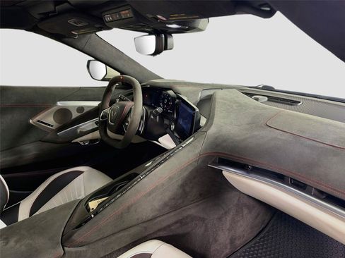Used 2023 Chevrolet Corvette Stingray Premium Cpe w/ Z51 Performance Package RWD image 27