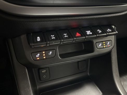 Used 2018 Chevrolet Colorado ZR2 image 45