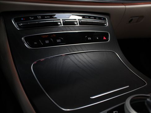 Used 2023 Mercedes-Benz E 450 Cabriolet image 73