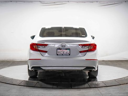 Used 2018 Honda Accord EX image 5