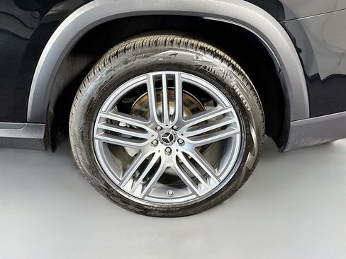 Used 2025 Mercedes-Benz GLS 450 4MATIC image 37